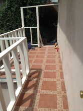 7027 Ramsgate Pl, Unit D in Los Angeles, CA - Foto de edificio - Building Photo