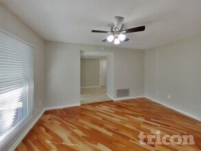 1866 Belleair Rd in Clearwater, FL - Foto de edificio - Building Photo