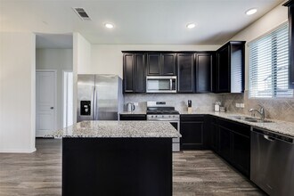 4711 Windmill Run Dr in Houston, TX - Building Photo - Building Photo