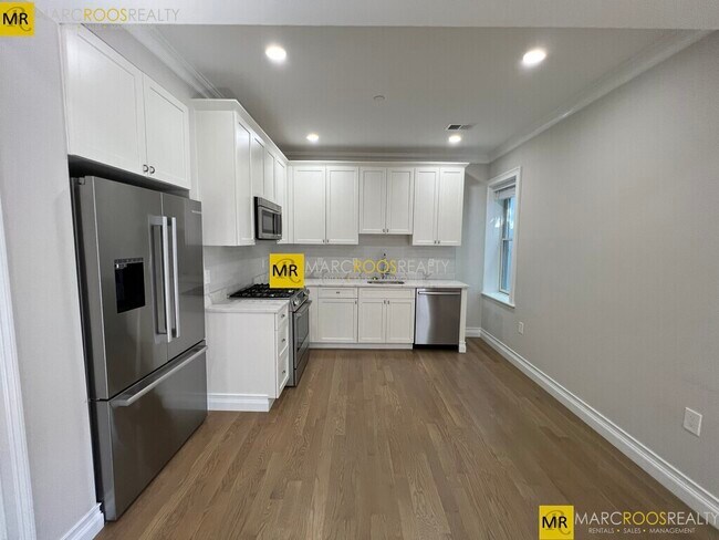 14 Mount Hood Rd in Boston, MA - Foto de edificio - Building Photo