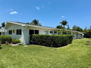 120 NE 10th Ave in Hallandale Beach, FL - Foto de edificio - Building Photo