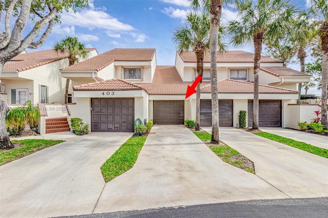 403 Sea Oats Dr in Juno Beach, FL - Building Photo