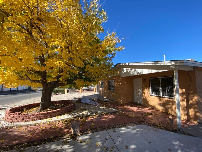 11213 Chico Rd NE in Albuquerque, NM - Building Photo - Building Photo