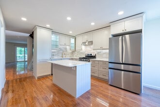 20 Lawson Ln in Ridgefield, CT - Building Photo - Building Photo