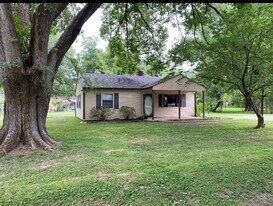 7854 Captain Rd in Millington, TN - Building Photo