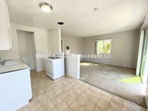 2909 E 6th St in Long Beach, CA - Building Photo - Building Photo