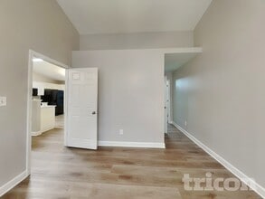 639 Loch Lomond Cir in Concord, NC - Foto de edificio - Building Photo