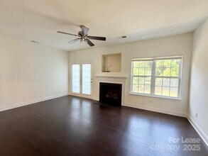 9858 Treeside Ln in Matthews, NC - Building Photo - Building Photo