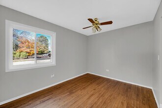 31 Wellington Ave in Mundelein, IL - Building Photo - Building Photo