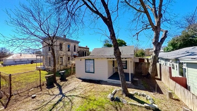 property at 160 S Fredericksburg St