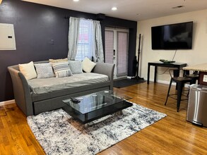 416 S Second St-Unit -Ground floor Apt#1#2#3 in Union City, NJ - Foto de edificio - Building Photo