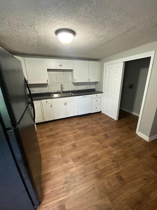 property at 863 E Main St Ext