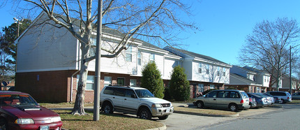 Meadow Landing North in Chesapeake, VA - Building Photo - Building Photo