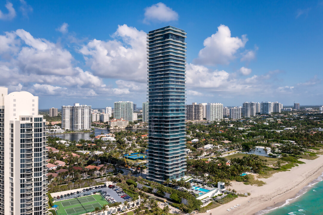 Regalia in Sunny Isles Beach, FL - Building Photo