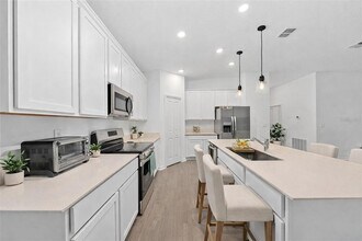 3977 Willow Brk Dr in Edgewater, FL - Building Photo - Building Photo