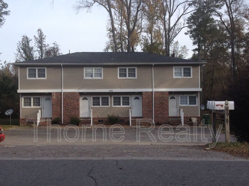 698 W Hamlet St in Pinetops, NC - Building Photo