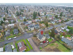 5806 NE 16th Ave in Portland, OR - Building Photo - Building Photo