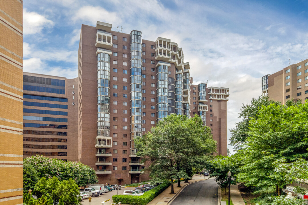 The Belvedere in Arlington, VA - Foto de edificio