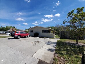 40-60 NW 32nd Ave in Fort Lauderdale, FL - Building Photo - Primary Photo