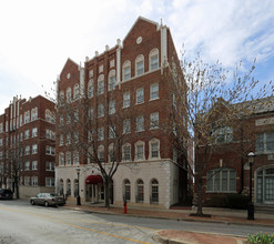 The Chimes in Kansas City, MO - Building Photo - Building Photo