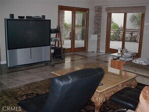 2124 Glen Ivy Dr in Glendale, CA - Building Photo - Building Photo