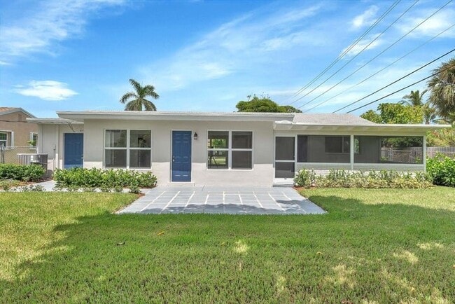 2001 Collier Ave in Lake Worth Beach, FL - Building Photo - Building Photo