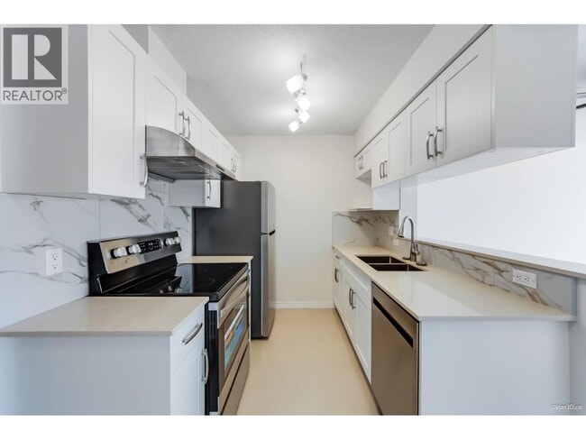 5639 Hampton Pl in Vancouver, BC - Building Photo - Building Photo
