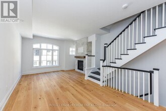 35 Lunar Cres in Mississauga, ON - Building Photo - Building Photo