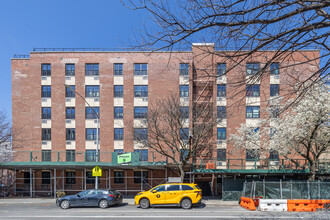 563 Dumont Ave in Brooklyn, NY - Foto de edificio - Building Photo