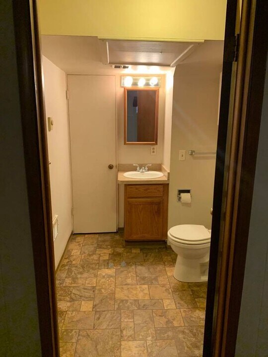 1603 1st St E, Unit B in Polson, MT - Building Photo