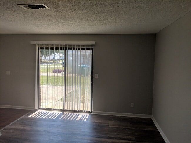 213 S Oak Ave in Sylacauga, AL - Building Photo - Building Photo