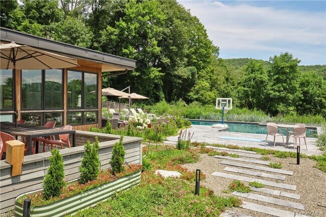 194 Pleasant Ridge Rd in Poughquag, NY - Building Photo - Building Photo