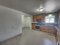 16045 Julie Ln in Lathrop, CA - Building Photo - Building Photo