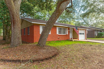 211 20th St in Niceville, FL - Building Photo - Building Photo