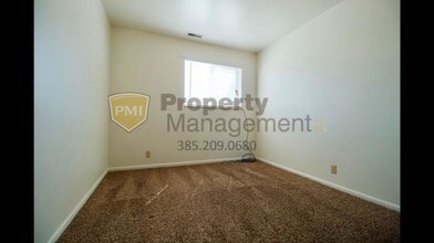 589 N 880 E St-Unit -4 in Spanish Fork, UT - Foto de edificio - Building Photo