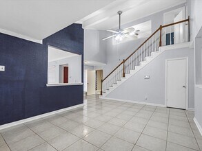 3823 Suttonford Dr in Houston, TX - Building Photo - Building Photo