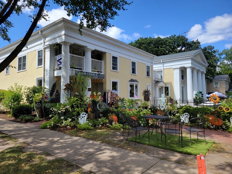 228 S 3rd St in Geneva, IL - Building Photo