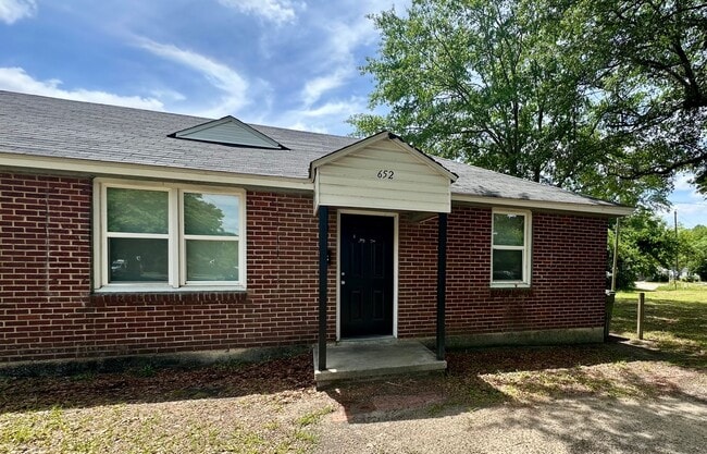 property at 652 Miller Rd