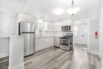 2053 Austin Ave in Lincoln Park, MI - Building Photo - Building Photo