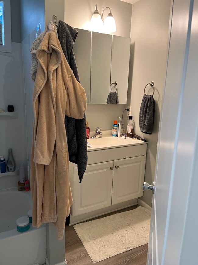 1333 W 67th St, Unit W67 up in Cleveland, OH - Foto de edificio - Building Photo