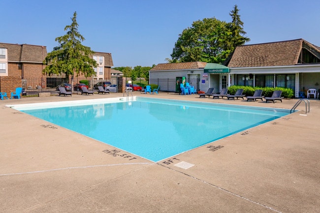 Miamisburg by the Mall in Miamisburg, OH - Foto de edificio - Building Photo