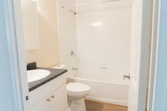 Windermere Place in London, ON - Building Photo - Building Photo