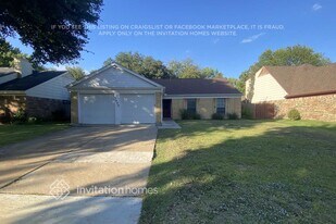 2430 Bentley Dr in Grand Prairie, TX - Building Photo