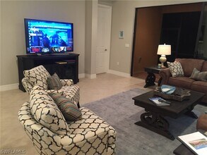 13379 Silktail Dr in Naples, FL - Foto de edificio - Building Photo
