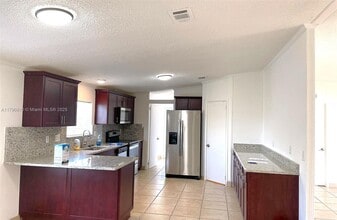 220 NE 12th Ave in Homestead, FL - Building Photo - Building Photo