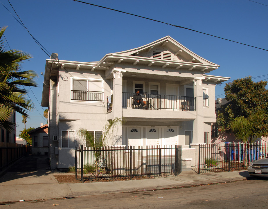 2323 Wall St in Los Angeles, CA - Building Photo