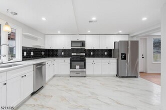 567 Eagle Rock Ave in West Orange, NJ - Building Photo - Building Photo