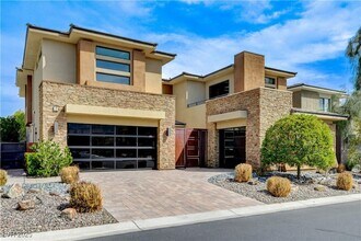 64 Grey Feather Dr in Las Vegas, NV - Building Photo - Building Photo