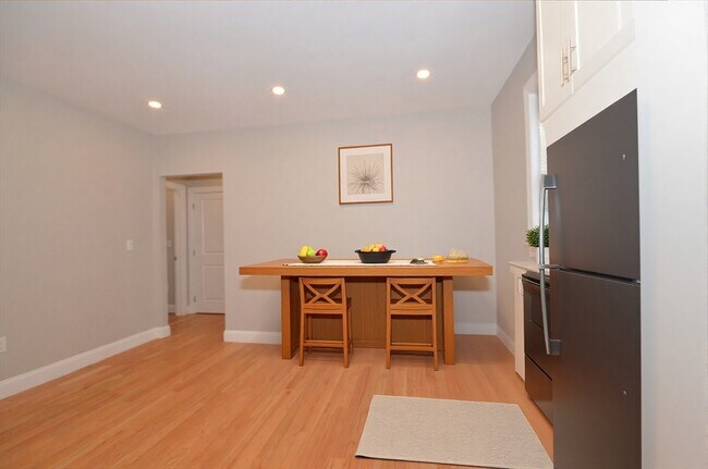 18 Eaton Ave in Woburn, MA - Building Photo - Building Photo