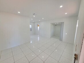 2980 SW 68th Ave in Miami, FL - Building Photo - Building Photo